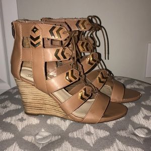 Fergie lace front wedges